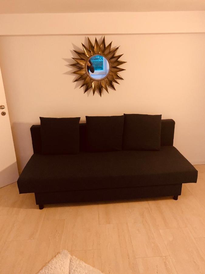 Souterrain Zimmer Mit Separatem Eingang Und Bad Düsseldorf Exteriér fotografie